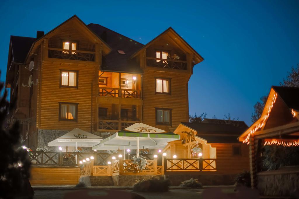 Forest House Tatariv Eksteriør billede